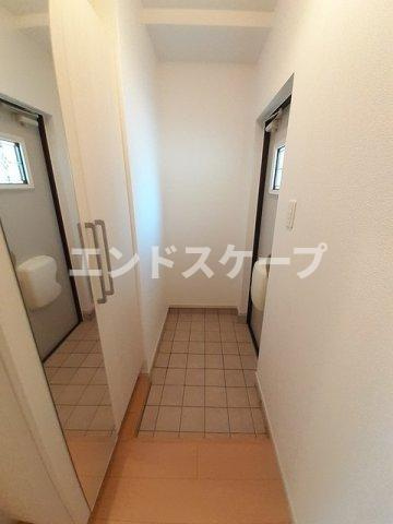 メゾン・トロワ・ド・ジャンコの玄関|高崎、前橋のお部屋探しはエンドスケープまで！お客様の理想お聞かせ下さい♪