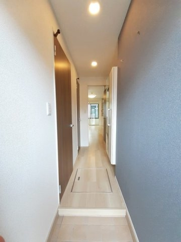 リジョイス　にわせの玄関|明るい玄関です