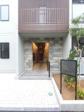 アーバングランデ市川のロビー