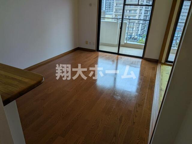 とちのき通リ北弐番館の居間・リビング