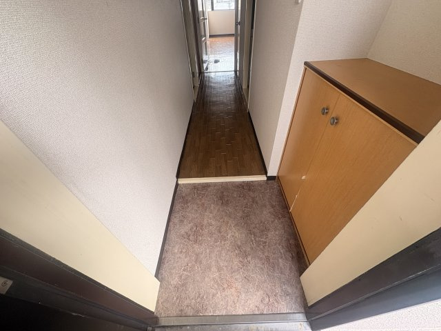 グレース甲子園の玄関