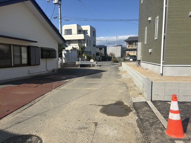 錦町上中田 新築一戸建ての前面道路含む現地写真