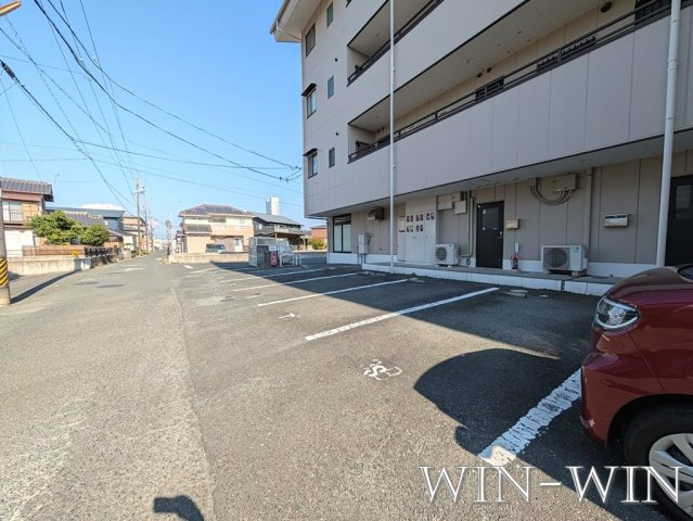パルタウン小浜の駐車場