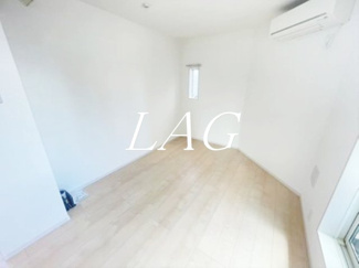 【居間・リビング】 | エルミタージュ葵 | 洋室のお部屋です。