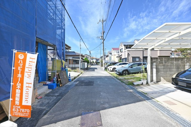 テラシエ鈴原町6丁目新築一戸建て│3LDK+駐車1台可の前面道路含む現地写真|前面道路は北側4.9ｍ公道です。