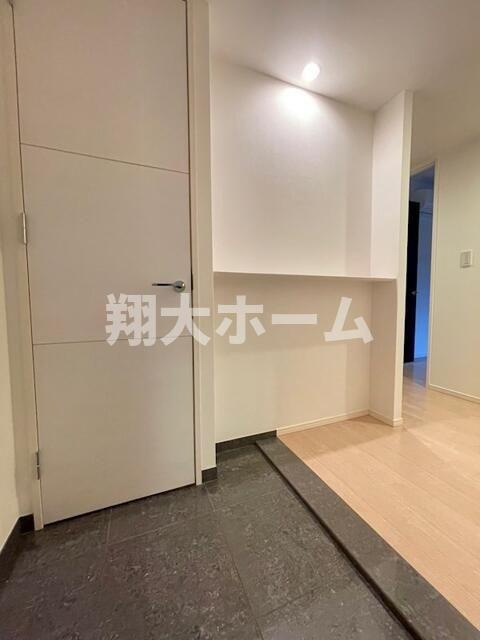 レジディア町屋の玄関