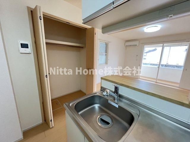 エスポらくらく物件入力物件名寄せ 物件名１必須ワール　Bのキッチン|シンクも広くお料理のしやすいキッチンです♪