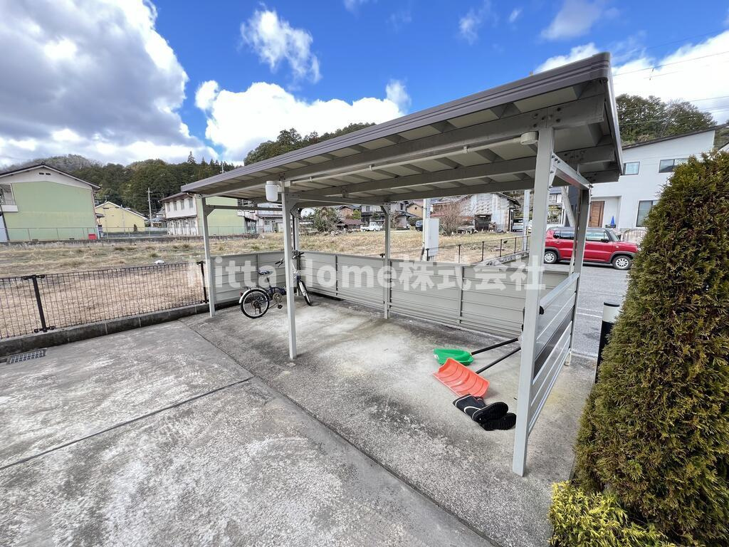 エスポらくらく物件入力物件名寄せ 物件名１必須ワール　Bの駐車場|屋根付きの駐輪場は無料です♪