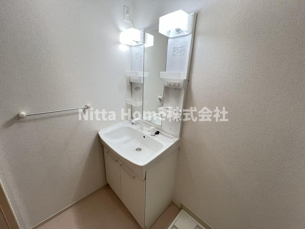 エスポらくらく物件入力物件名寄せ 物件名１必須ワール　Bの洗面所|シャワー付き洗面化粧台を設置◆