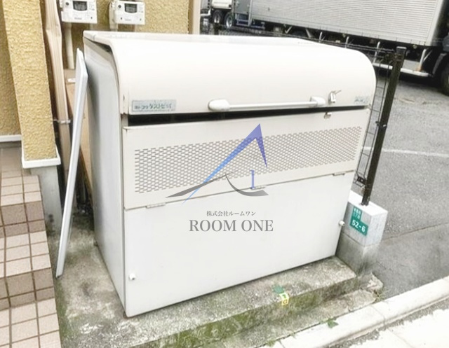 プルミエ葛西のその他共用部分|敷地内ごみ置き場です。