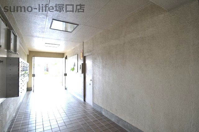 市隆ハイツ塚口のロビー