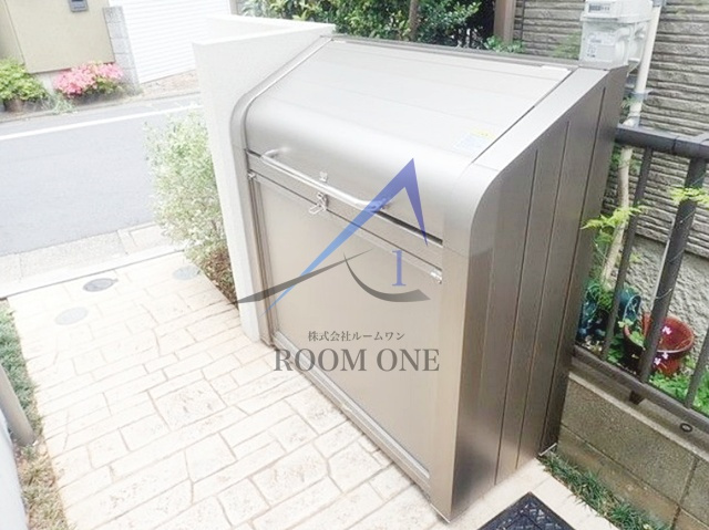 アーベインテラス練馬のその他共用部分|敷地内ごみ置き場です。
