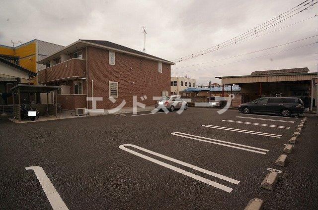 カーサ　フォンタナの駐車場|高崎、前橋のお部屋探しはエンドスケープまで！お客様の理想お聞かせ下さい♪