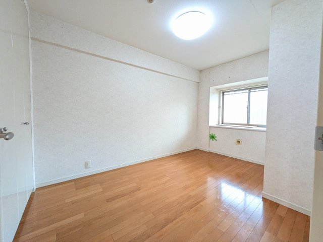 サンクレイドル八王子北野台の寝室|～内装リフォーム中、詳細はお気軽にお問合せください～