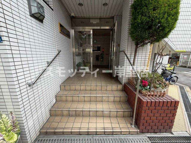 メゾンホワイトのエントランス