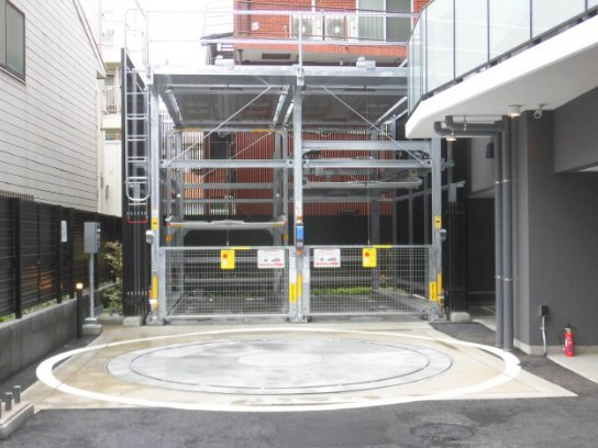 【駐車場】