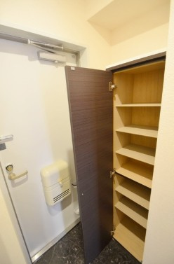 クレイノグラマットの玄関|別部屋参照