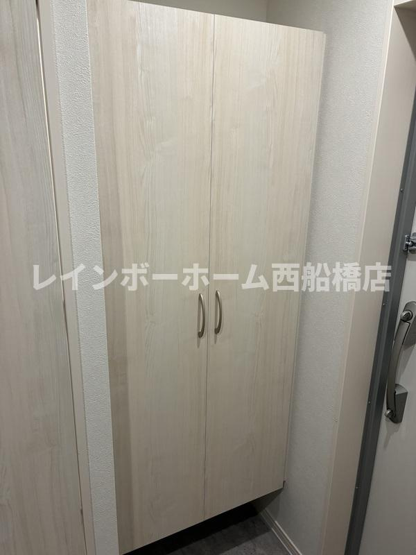 アーバングランデ市川の玄関