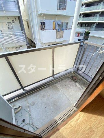 大阪市東淀川区東中島５丁目の賃貸マンションのバルコニー