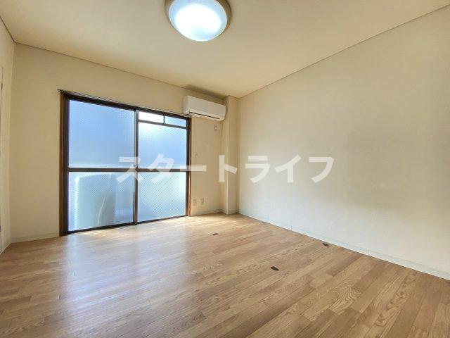 大阪市東淀川区東中島５丁目の賃貸マンションの居間・リビング