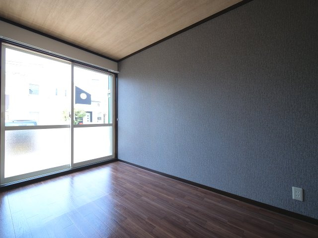 グリーンコート関の洋室