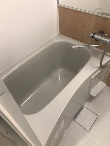 福岡市南区寺塚１丁目のアパートの浴室