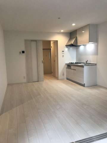 福岡市南区寺塚１丁目のアパートの居間・リビング