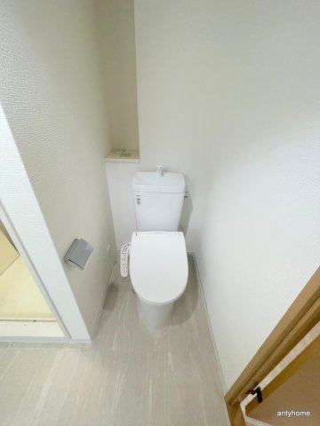 レジデア西本町 仲介手数料無料のトイレ