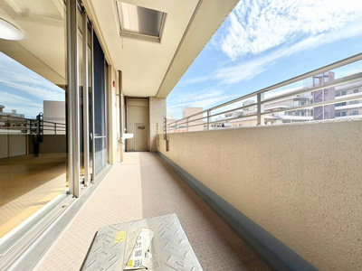【バルコニー】 | 豊中ヒルズ服部西町 | こちらのサイトに掲載されている全ての物件が、当社にてご紹介可能です！気になる物件がありましたら、弊社スタッフまでお気軽にお問合せ下さいま