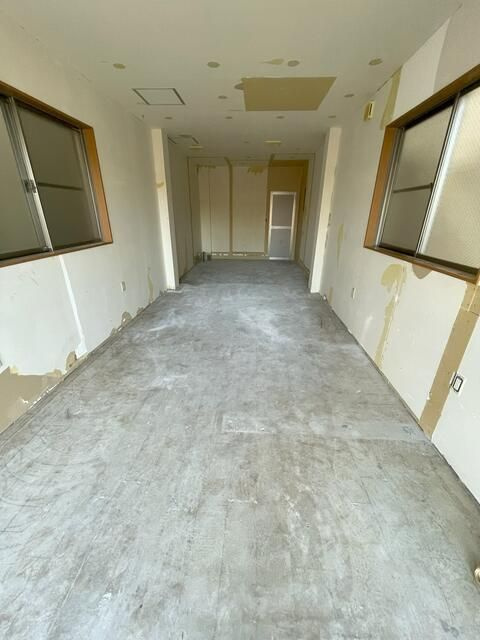 南口商店街店舗の内装