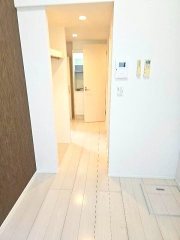Villa Aube SHIMO17(ヴィラオーブシモ17)の玄関