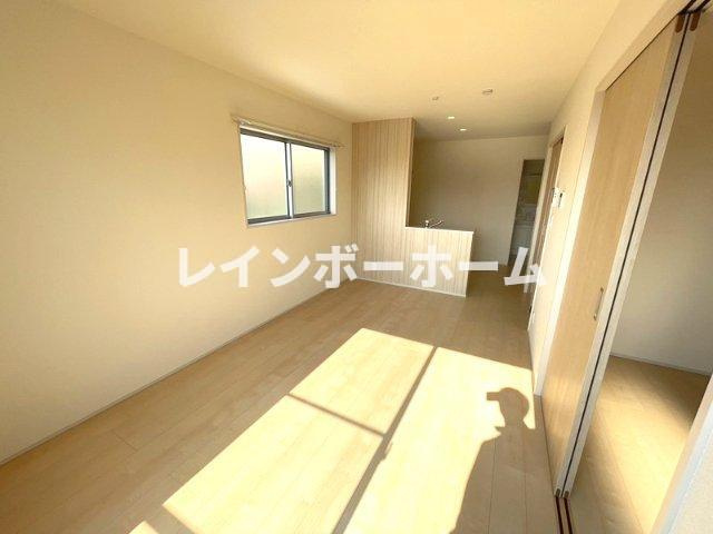 リーブルファイン三郷半田　仲介手数料（賃料の1.10ヵ月）の50％OFF対象物件！の居間・リビング
