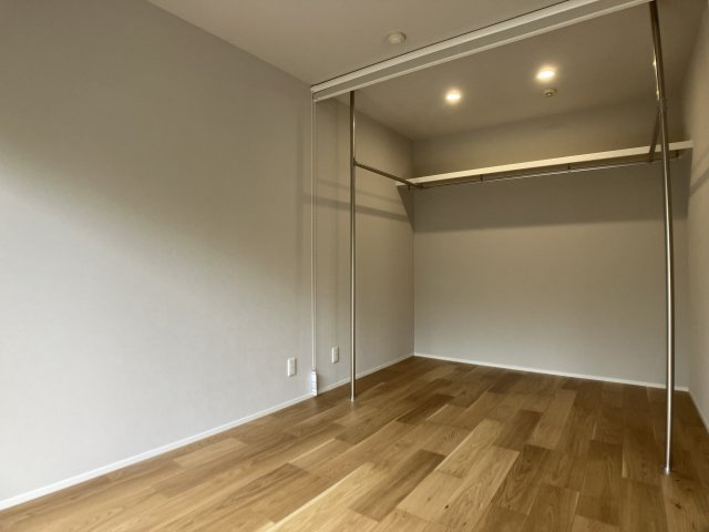 コンフォートグリーンの洋室