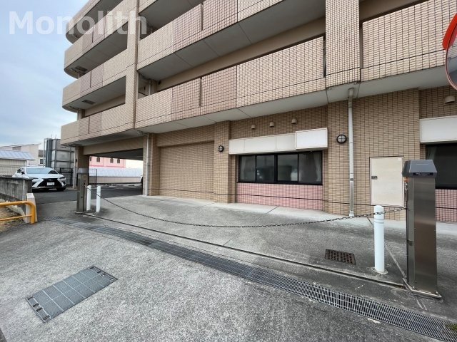 オルト加神の駐車場
