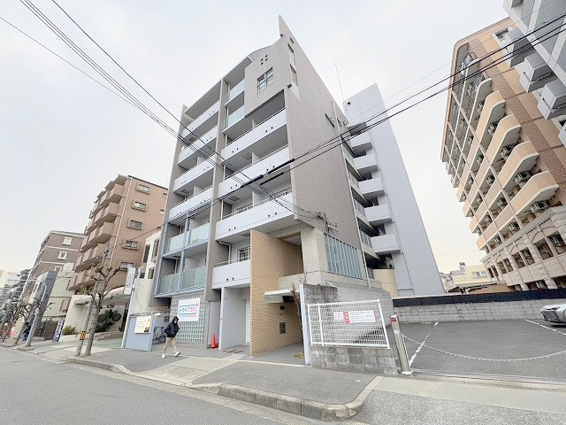 大阪市淀川区東三国５丁目の賃貸マンションの外観