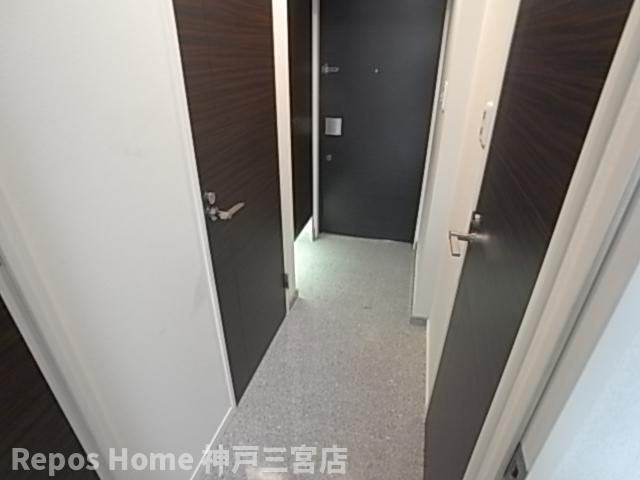 プレジール三ノ宮Ⅱの玄関