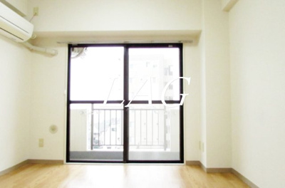 【居間・リビング】 | ストーク新丸子弐番館 | 洋室のお部屋です。