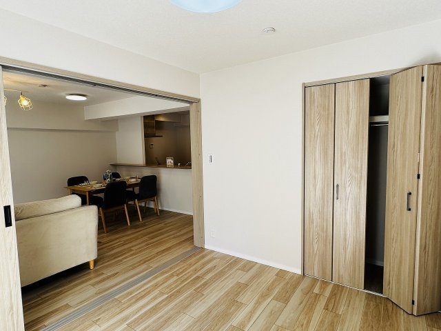 京王北野マンションＣ棟の収納|～収納力の高いクローゼット完備～
