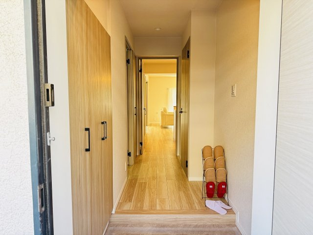 京王北野マンションＣ棟の玄関|～内装フルリノベ済　快適にお住まいいただけます～