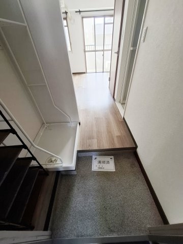 六番館の玄関