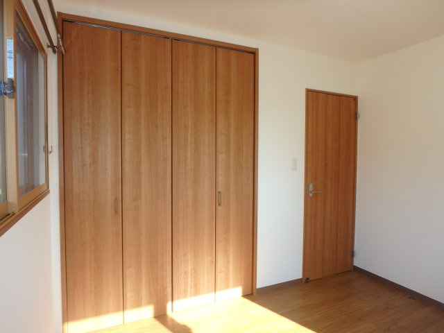上富井戸建の洋室