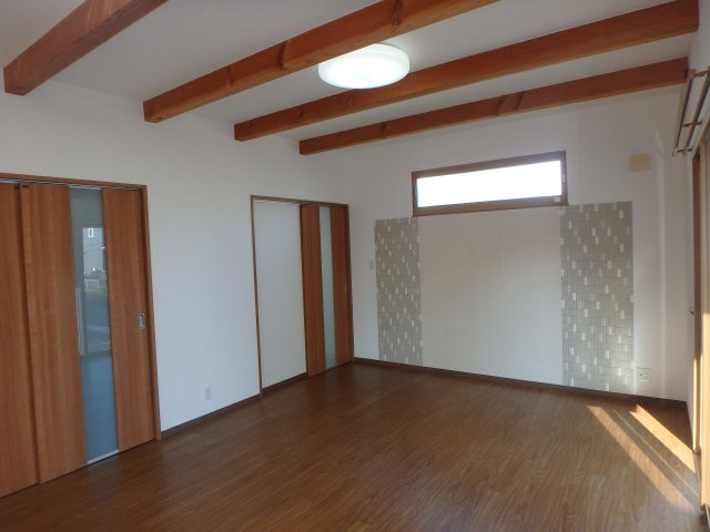 上富井戸建の居間・リビング