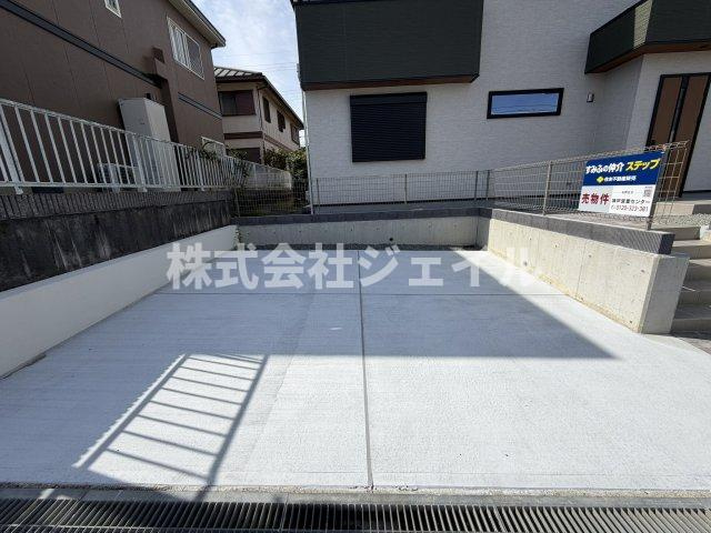 新築戸建　三田市富士が丘３丁目の駐車場