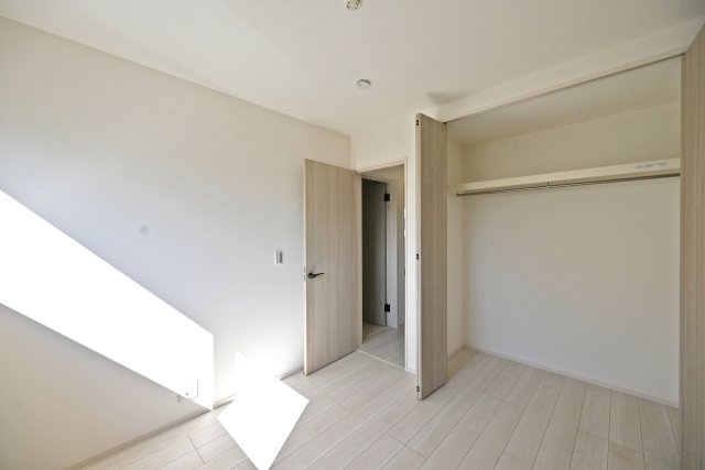 尼崎市富松町4丁目新築一戸建て│4LDK+駐車1台可の収納|-洋室約4.5帖(2F)-