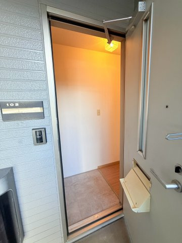 ミキハウス B棟の玄関