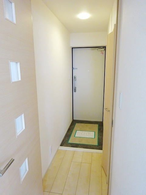 立川市西砂町２丁目の賃貸マンションの玄関