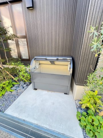 ＨＥＢＥＬ　ＭＡＩＳＯＮ　甲東園の駐車場