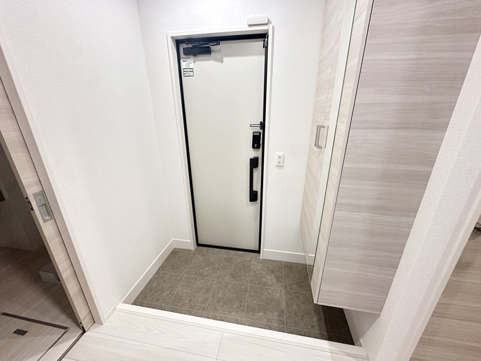 NIGAWA RESIDENCEⅡの玄関