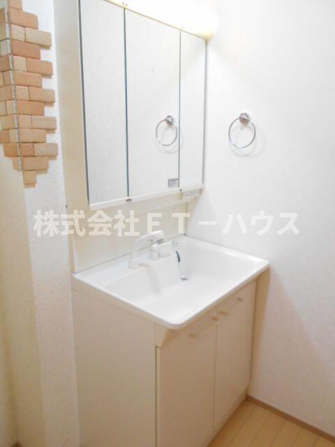 飯山満町戸建の洗面所