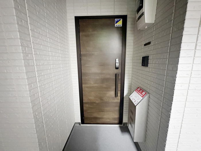 NIGAWA RESIDENCEⅡの玄関